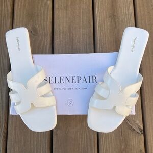 SelenePair Women's White‎ Flat Slide Open Toe Sandals Size 11 NEW